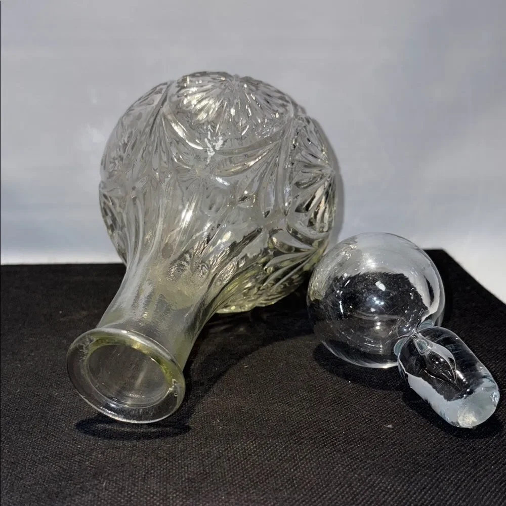 Elegant Clear Glass Decanter